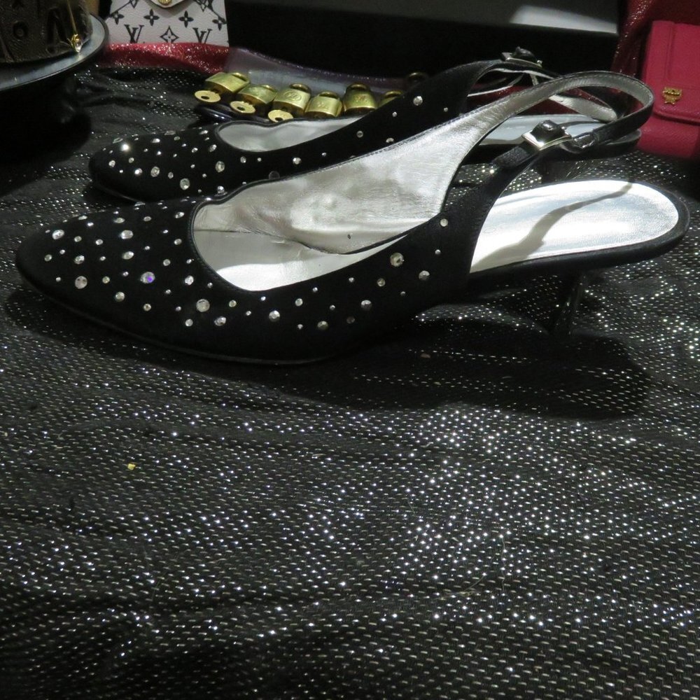 St. John Vintage Italian Leather Embellished Slingback Kitten Heels Pumps by 8.5